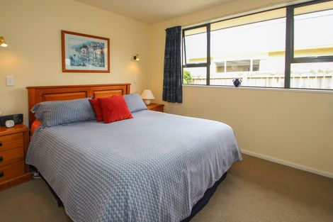 Photo of property in 6 Kenilworth Road, Oamaru North, Oamaru, 9400