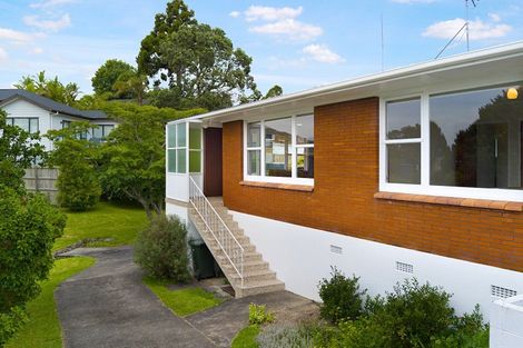 Photo of property in 2/7 Windermere Crescent, Blockhouse Bay, Auckland, 0600