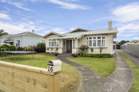 Photo of property in 16 Kings Avenue, Gonville, Whanganui, 4501