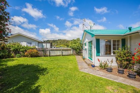 Photo of property in 1 Ensign Lane, Whitby, Porirua, 5024