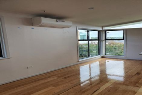 Photo of property in 13 Wylie Avenue, Sunnynook, Auckland, 0620