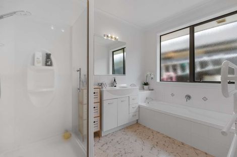 Photo of property in 2 Carrington Drive, Papamoa Beach, Papamoa, 3118