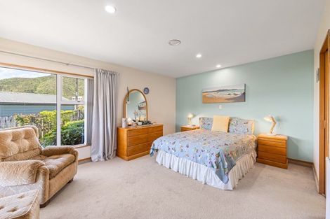 Photo of property in 5 Moana View Road, Waikawa, Picton, 7220