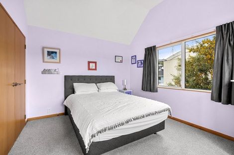 Photo of property in 32 Penryn Drive, Camborne, Porirua, 5026