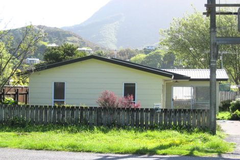 Photo of property in 51b Devon Street, Picton, 7220