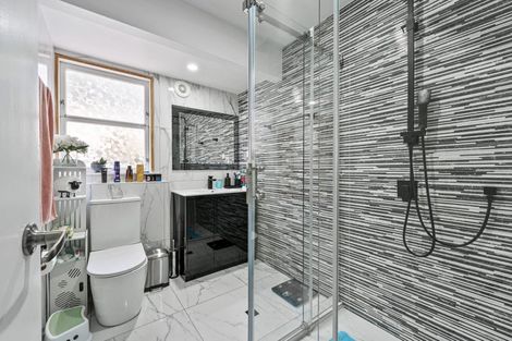 Photo of property in 214a Edmonton Road, Te Atatu South, Auckland, 0610