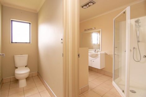 Photo of property in 4 Johnstone Drive, Fitzherbert, Palmerston North, 4410