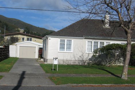 Photo of property in 20 Rumgay Street, Fairfield, Lower Hutt, 5011