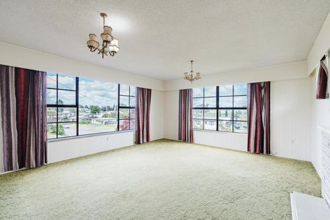 Photo of property in 39 Cowley Drive, Temple View, Hamilton, 3218