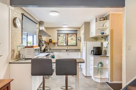 Photo of property in 32 Elmslie Road, Pinehaven, Upper Hutt, 5019