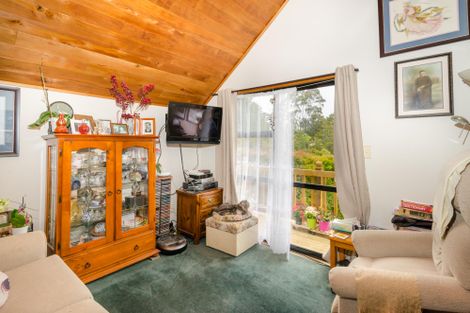 Photo of property in 131a Edmonton Road, Te Atatu South, Auckland, 0610