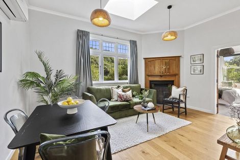 Photo of property in 32 Freeling Street, Island Bay, Wellington, 6023