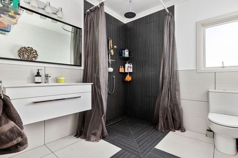 Photo of property in 24 Colville Street, Masterton, 5810