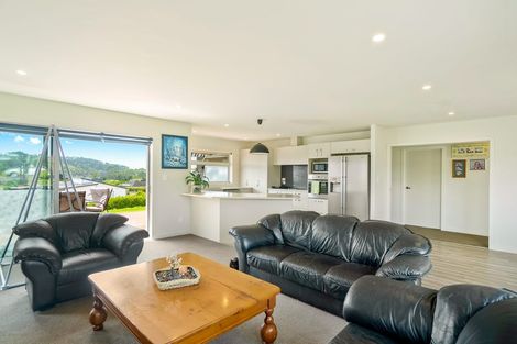 Photo of property in 96 Pohutukawa Parade, Riverhead, 0820