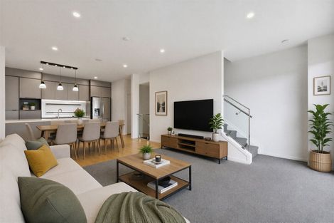 Photo of property in 2/19 Kingdale Road, Henderson, Auckland, 0610