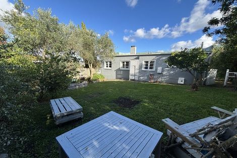 Photo of property in 1302 Dominion Road, Mount Roskill, Auckland, 1041