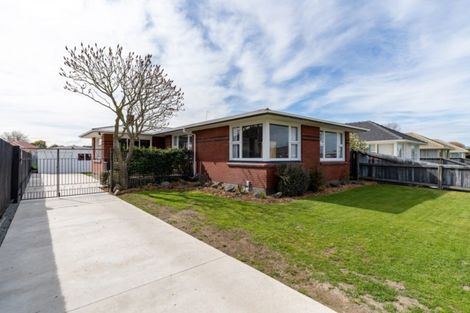 Photo of property in 27 Dunstan Crescent, Hornby, Christchurch, 8042