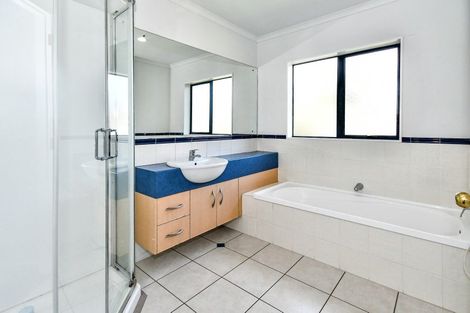 Photo of property in 10 Boderg Way, East Tamaki, Auckland, 2016