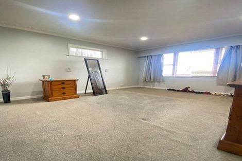Photo of property in 211 Sturges Road, Henderson, Auckland, 0612