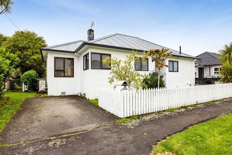 Photo of property in 15 Wrantage Street, Westown, New Plymouth, 4310