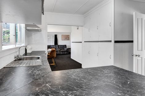 Photo of property in 59 Camberwell Road, Hawera, 4610