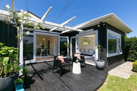 Photo of property in 24 Pembroke Road, Northland, Wellington, 6012