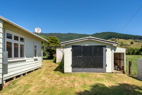 Photo of property in 1406 Queen Charlotte Drive, Linkwater, Picton, 7281