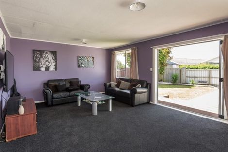 Photo of property in 1/8 Leonie Place, Aranui, Christchurch, 8061