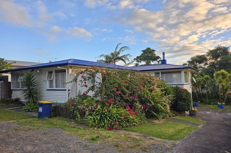 Photo of property in 440 East Coast Road, Windsor Park, Auckland, 0630
