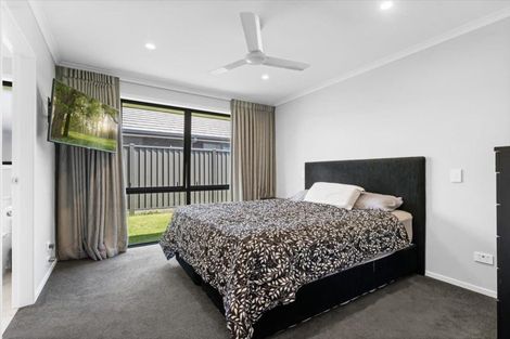 Photo of property in 72 Tabraham Crescent, Pyes Pa, Tauranga, 3112