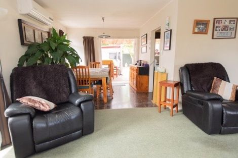 Photo of property in 15 Egmont Place, Westbrook, Palmerston North, 4412