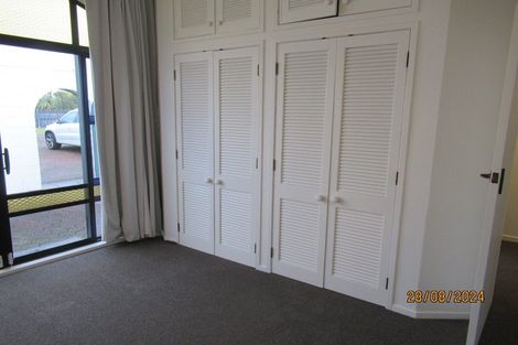 Photo of property in 90 Royal Road, Massey, Auckland, 0614