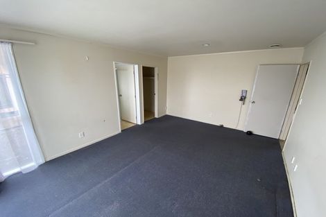 Photo of property in 324i West Coast Road, Glen Eden, Auckland, 0602