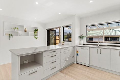 Photo of property in 10b Taupo Avenue, Mount Maunganui, 3116