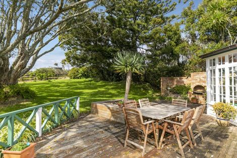 Photo of property in 76 Muriwai Road, Muriwai, 0881