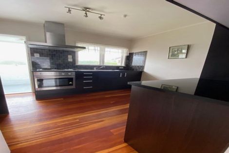 Photo of property in 2/43 Shakespeare Road, Milford, Auckland, 0620