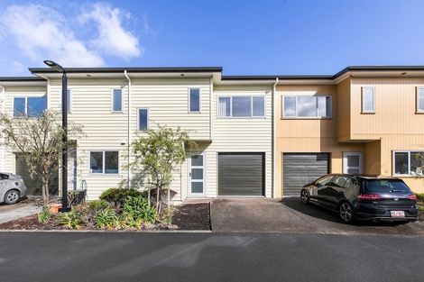 Photo of property in 39/11 Ray Small Drive, Papakura, 2110