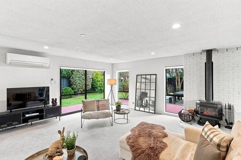 Photo of property in 72 Sarabande Avenue, Redwood, Christchurch, 8051