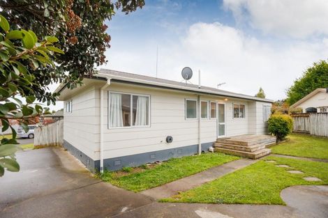 Photo of property in 31 Lydia Place, Kelvin Grove, Palmerston North, 4414