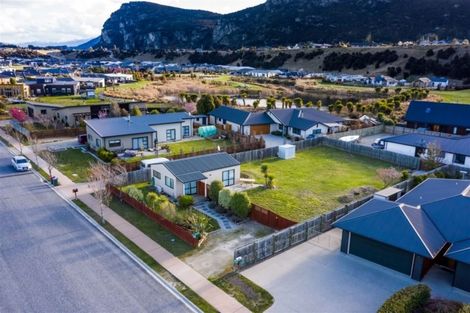 Photo of property in 8 Sherwin Avenue, Albert Town, Wanaka, 9305