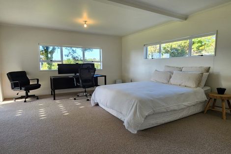 Photo of property in 22 Mcfarlane Street, Oakura, 4314