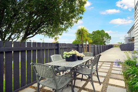 Photo of property in 28b Kirrie Avenue, Te Atatu South, Auckland, 0610