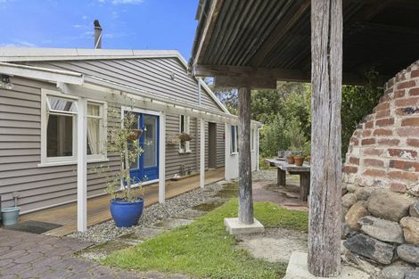 Photo of property in 192 Doctors Point Road, Waitati, 9085