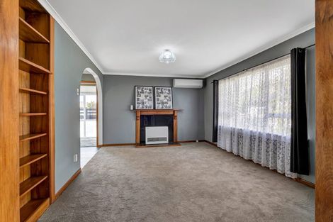 Photo of property in 40 Queens Road, Glen Avon, New Plymouth, 4312