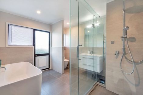 Photo of property in 10 Ardern Avenue, Stanmore Bay, Whangaparaoa, 0932