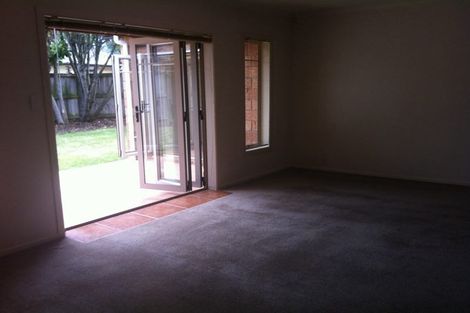 Photo of property in 5 Shankill Place, East Tamaki, Auckland, 2013
