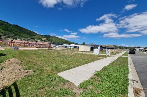 Photo of property in 49 Matenga Street, Waikanae, 5036
