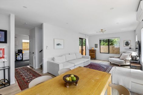 Photo of property in 27d Taipari Road, Te Atatu Peninsula, Auckland, 0610