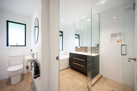 Photo of property in 4/17a Eastglen Road, Glen Eden, Auckland, 0602