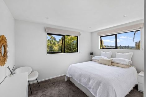 Photo of property in 27d Taipari Road, Te Atatu Peninsula, Auckland, 0610